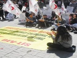 Yine şifre protestosu