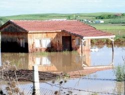 Gölbaşı sele teslim oldu