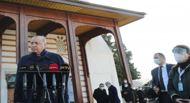 Erdoğan, cuma namazı sonrası soruları yanıtladı