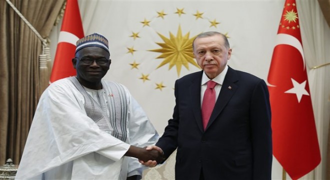 Gambiya'nın Ankara Büyükelçisi'nden Cumhurbaşkanı Erdoğan'a güven mektubu