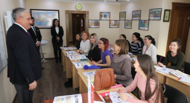 Kazakistan’da Türkçe kurslarına rekor başvuru