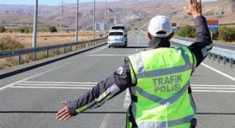 Ocak'ta 424 Bin Trafik Denetimi, 135 Bin Ceza