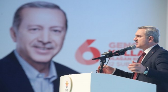 Şenocak: Türkiye’yi gençlerimizle birlikte geleceğe taşıyacağız